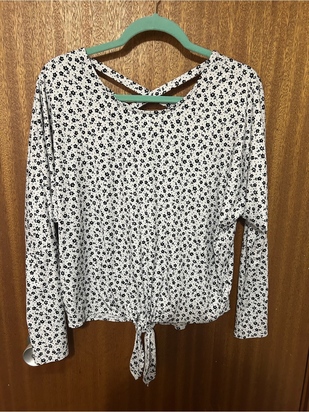 Iz Byer White Long-Sleeve Floral Tie-Front Top